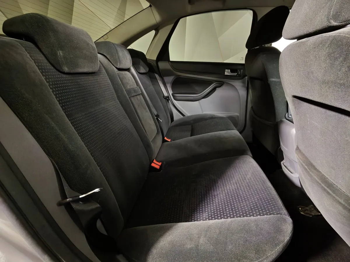 Ford Focus 2.0 AT (145 л.с.) Серебристый в АВИЛОН. Слайд №16