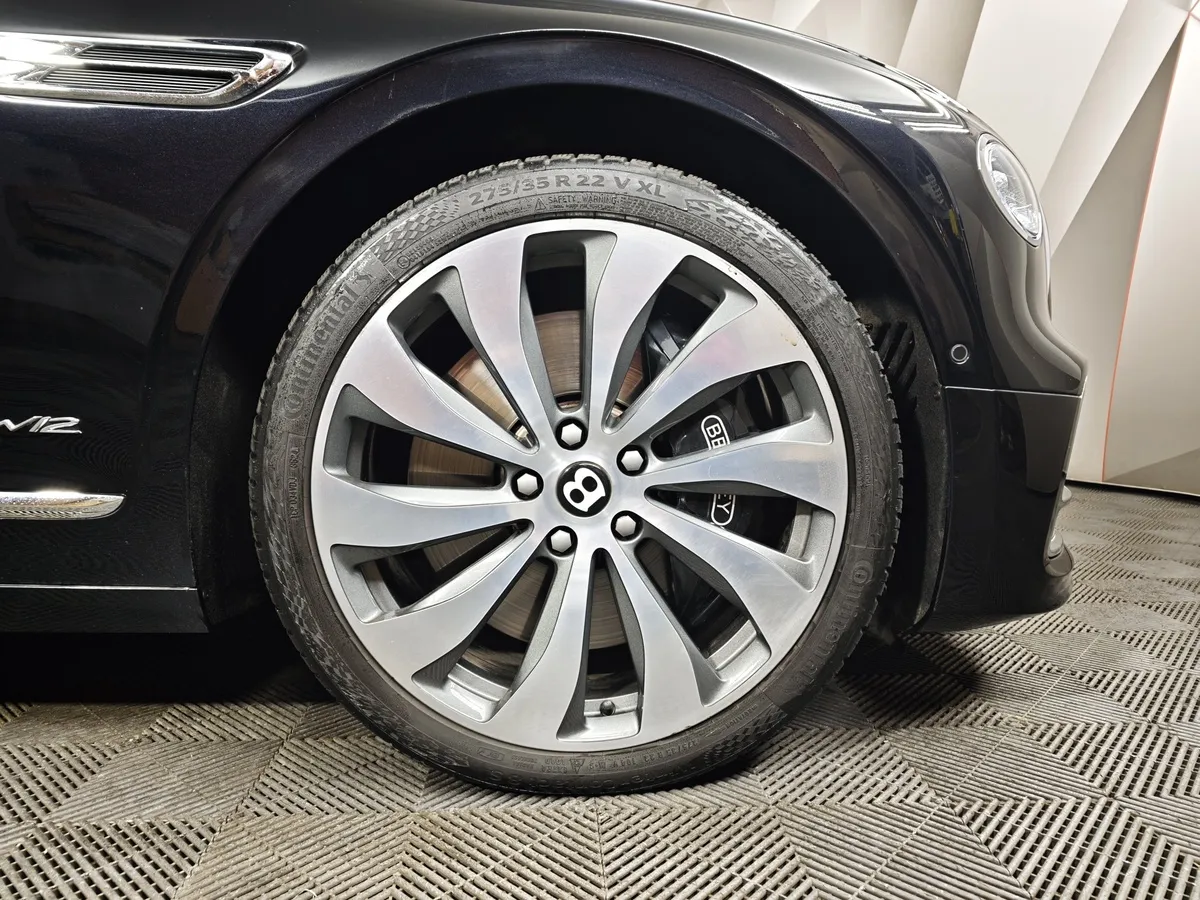 Bentley Flying Spur 6.0 W12 AWD AT (635 л.с.) Черный в АВИЛОН. Слайд №9