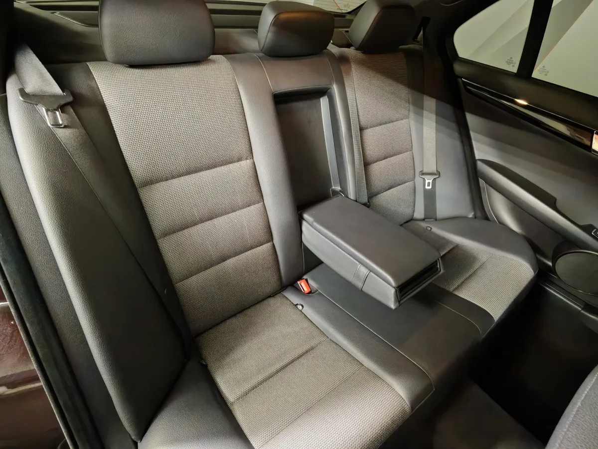 Mercedes-Benz C-Класс C 180 CGI BlueEFFICIENCY AT (156 л.с.) Коричневый в АВИЛОН. Слайд №17