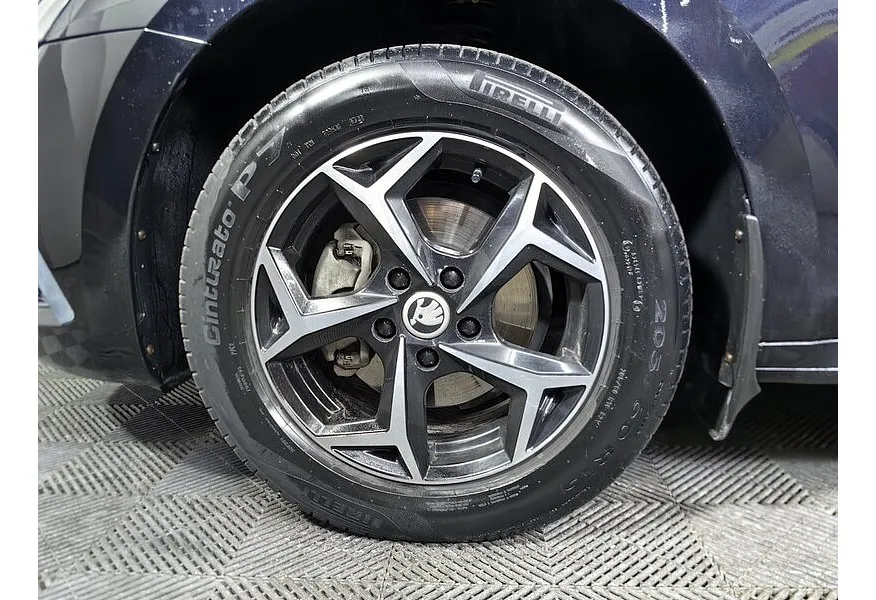 Skoda Octavia 1.4 AT FWD (150 л.с.) Style Plus Черный в АВИЛОН. Слайд №9