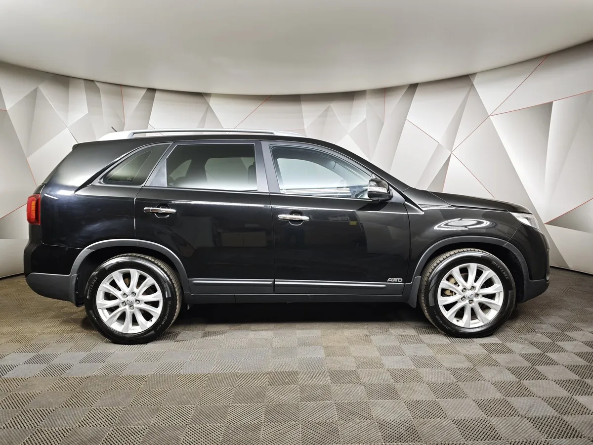 Kia Sorento 2.4 AT 4WD (175 л.с.) Luxe Черный в АВИЛОН. Слайд №6