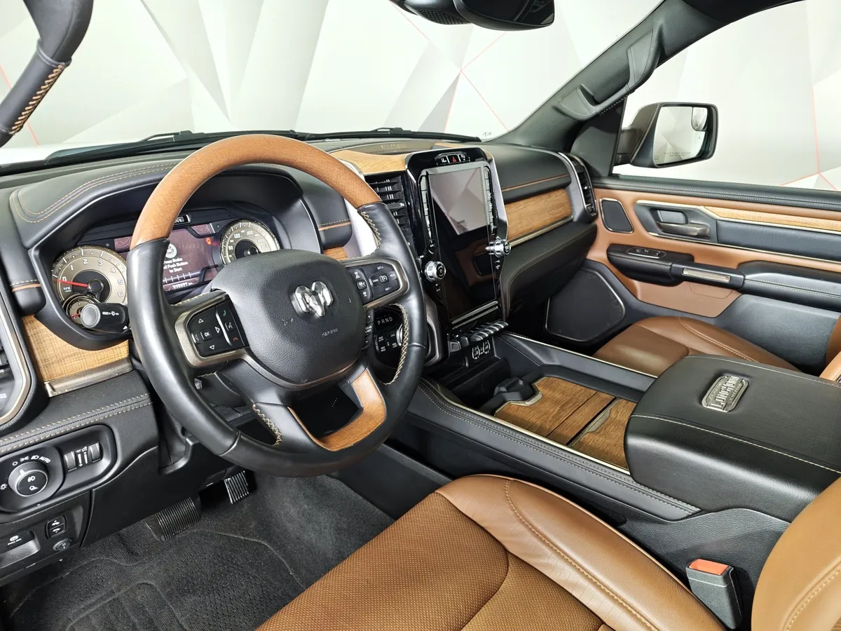 Dodge Ram 5.7 AT 4WD (396 л.с.) Белый в АВИЛОН. Слайд №19