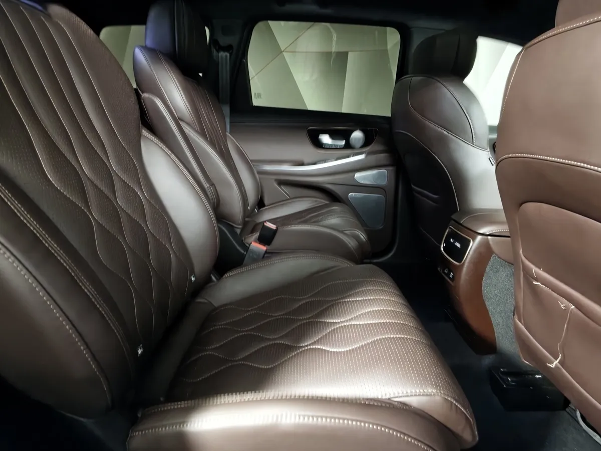 EXEED VX 2.0 AMT AWD (249 л.с.) President Черный в АВИЛОН. Слайд №16
