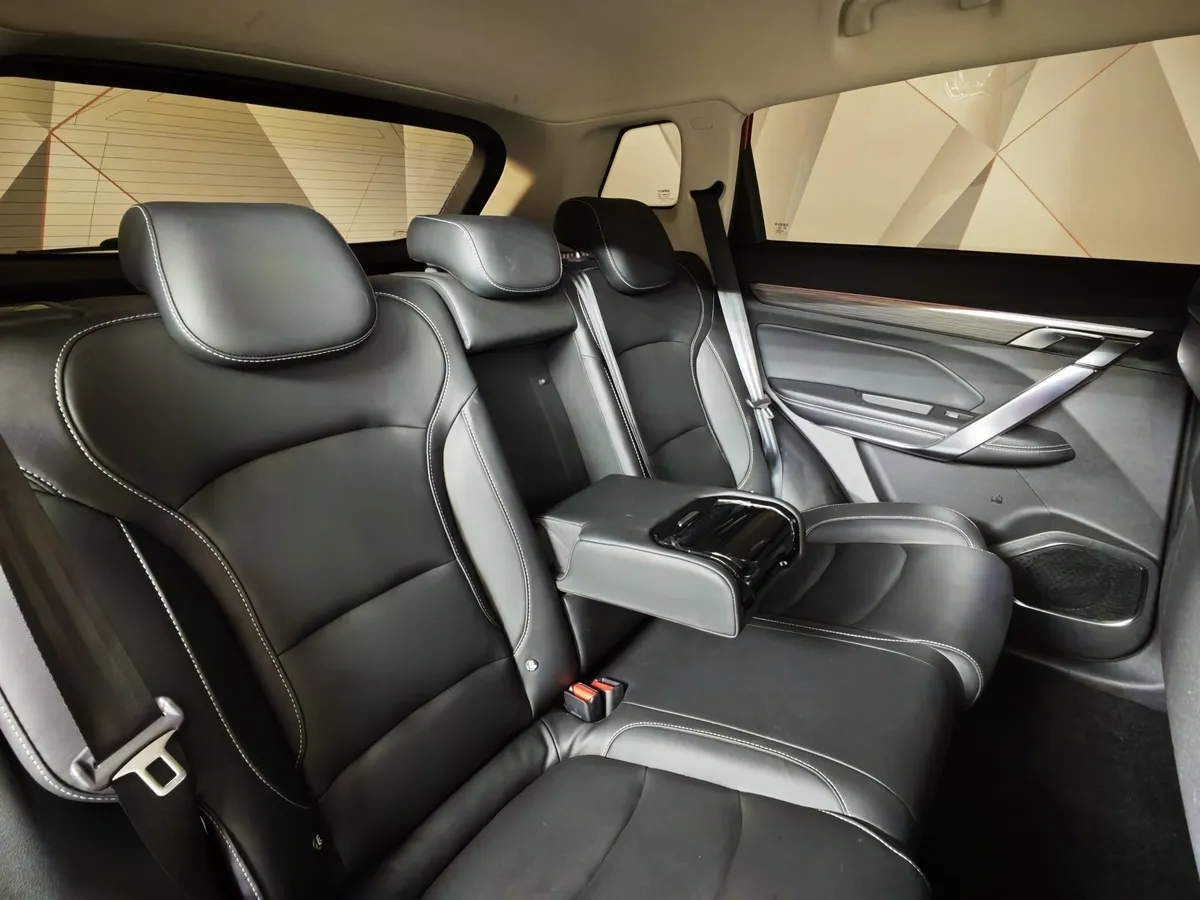 Geely Atlas Pro 1.5T 7DCT AWD (177 л.с.) Flagship Красный в АВИЛОН. Слайд №17