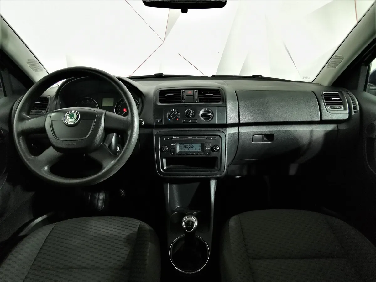 Skoda Fabia 1.2 MT (70 л.с.) Синий в АВИЛОН. Слайд №12