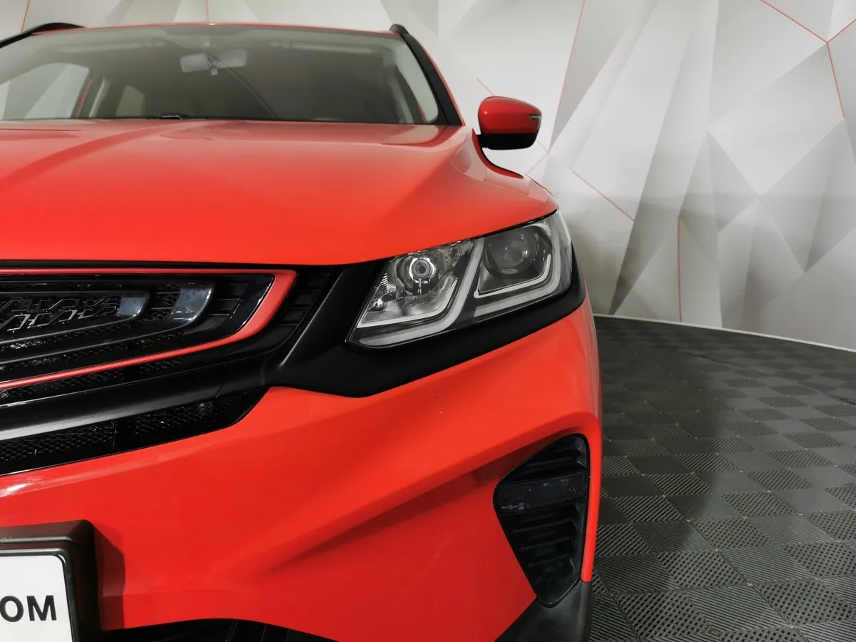 Geely Coolray 1.5T 7DCT 2WD (150 л.с.) Comfort Красный в АВИЛОН. Слайд №10