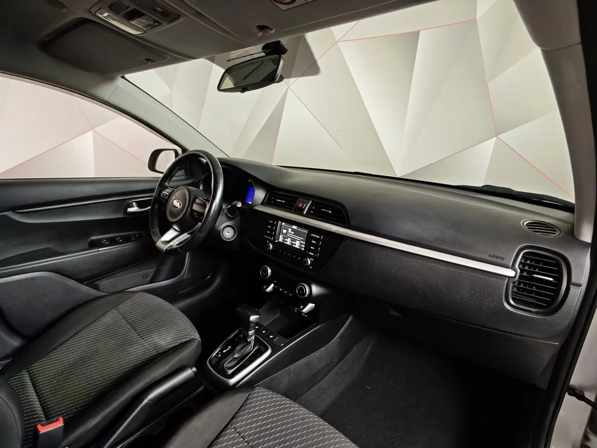 Kia Rio 1.6 AT (123 л.с.) Серебристый в АВИЛОН. Слайд №12