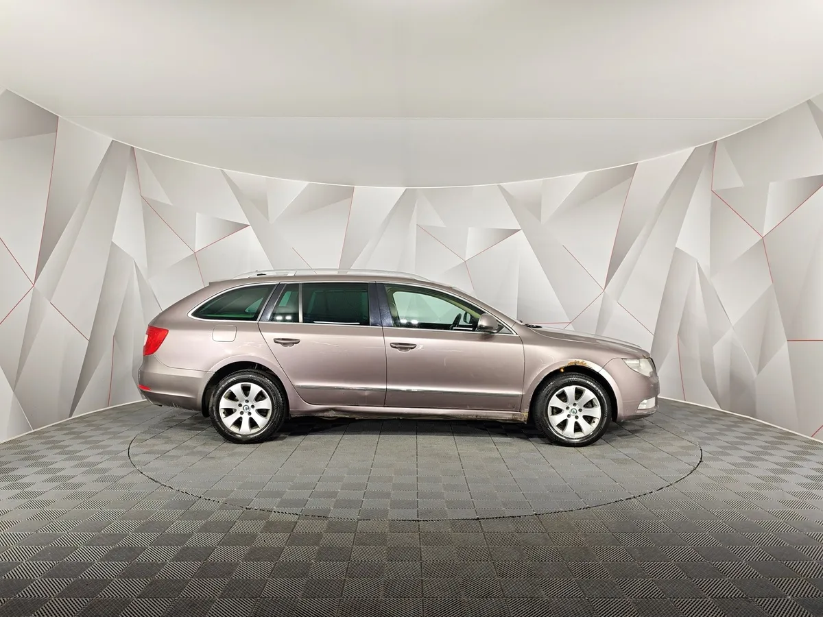 Skoda Superb 2.0 TDI DSG (140 л.с.) Серый в АВИЛОН. Слайд №6