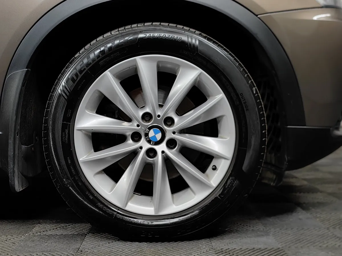 BMW X3 xDrive20d AT (184 л.с.) Base Локальная сборка Коричневый в АВИЛОН. Слайд №7