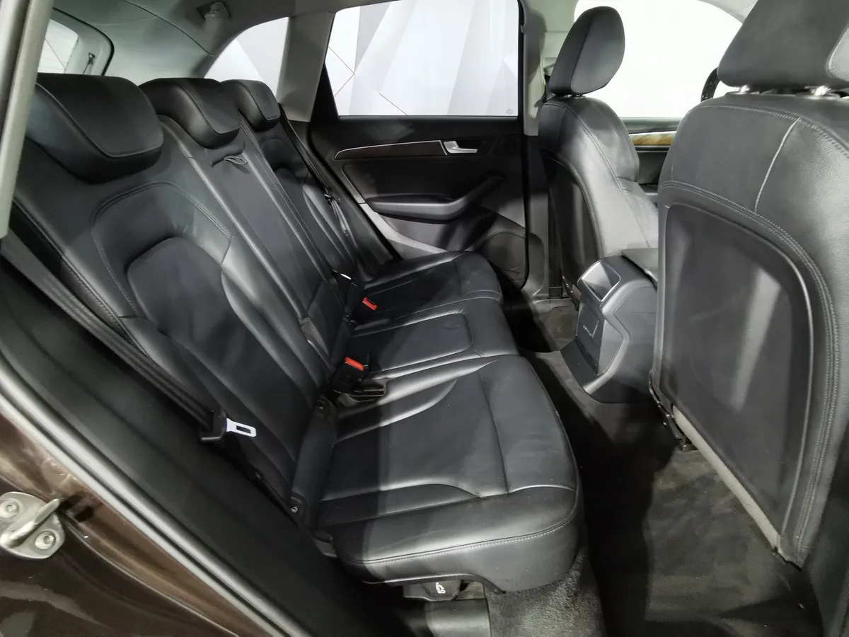 Audi Q5 2.0 TFSI S tronic quattro (249 л.с.) Коричневый в АВИЛОН. Слайд №15
