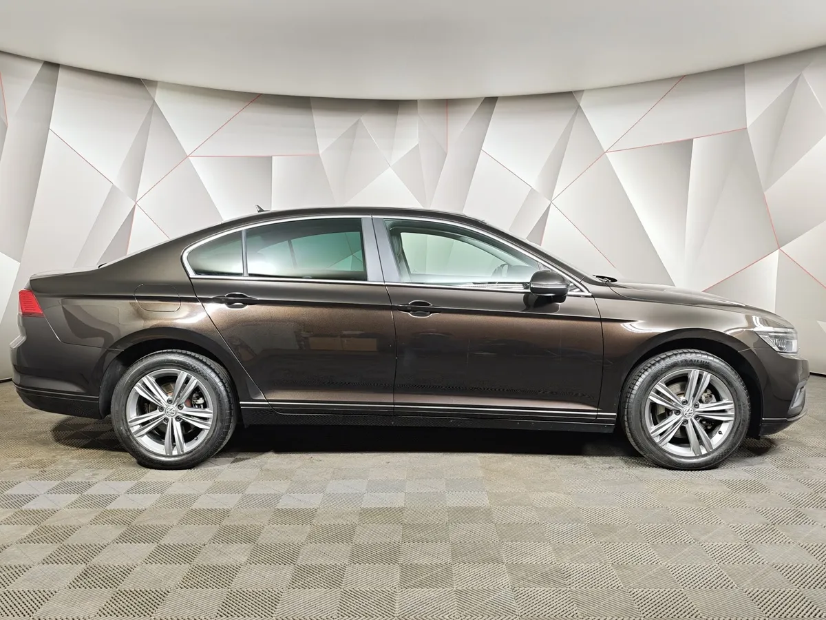 Volkswagen Passat 1.4 TSI DSG (150 л.с.) Business Коричневый в АВИЛОН. Слайд №6