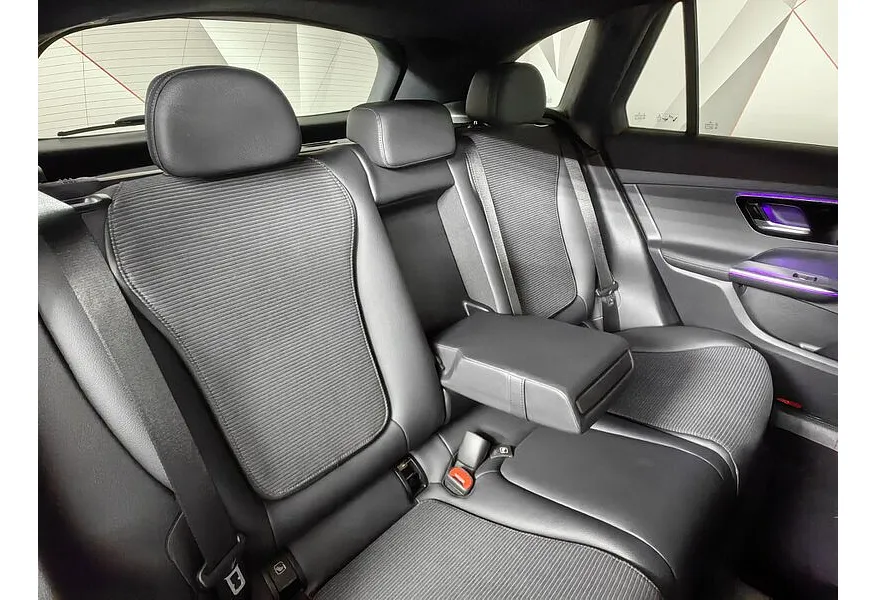 Mercedes-Benz GLC 200 4MATIC 9G-TRONIC (204 л.с.) Черный в АВИЛОН. Слайд №17