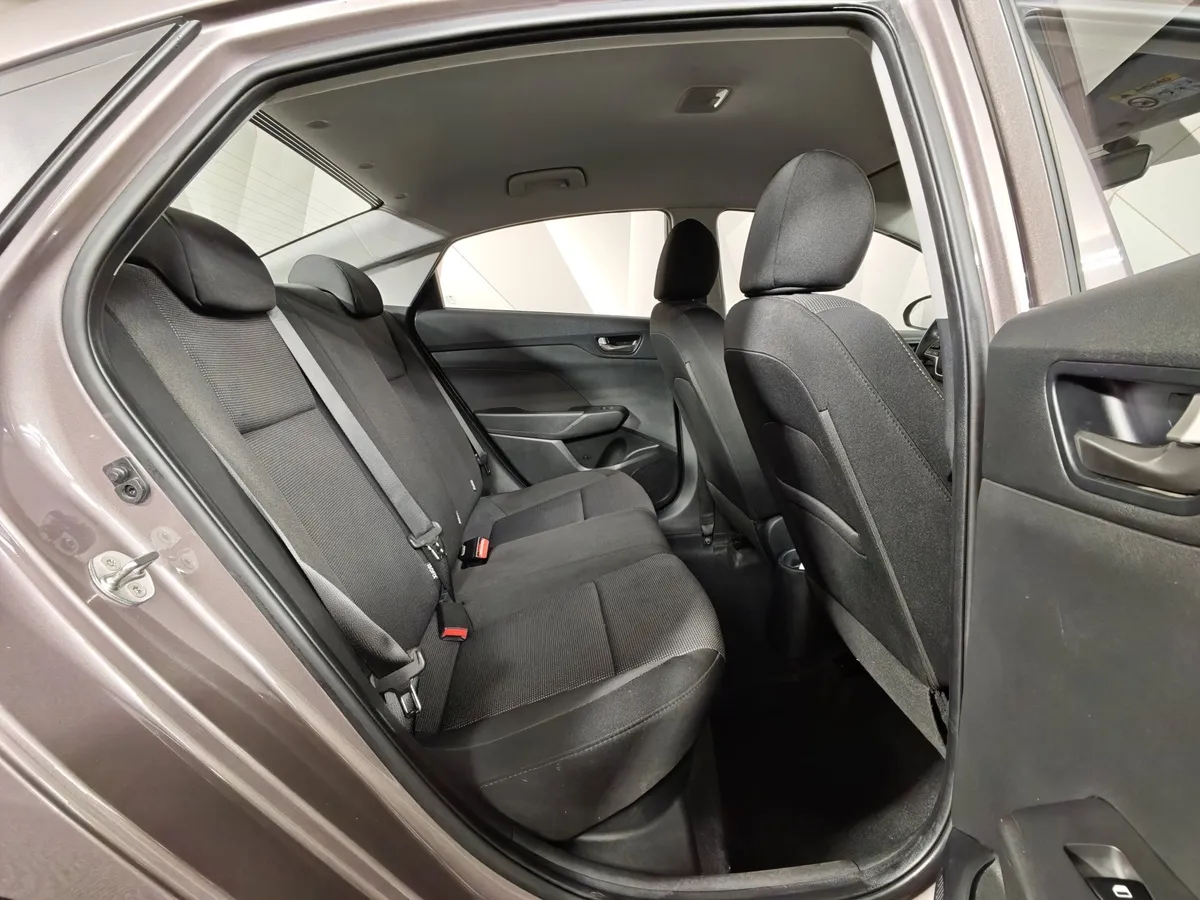 Hyundai Solaris 1.6 AT (123 л.с.) Comfort Коричневый в АВИЛОН. Слайд №16