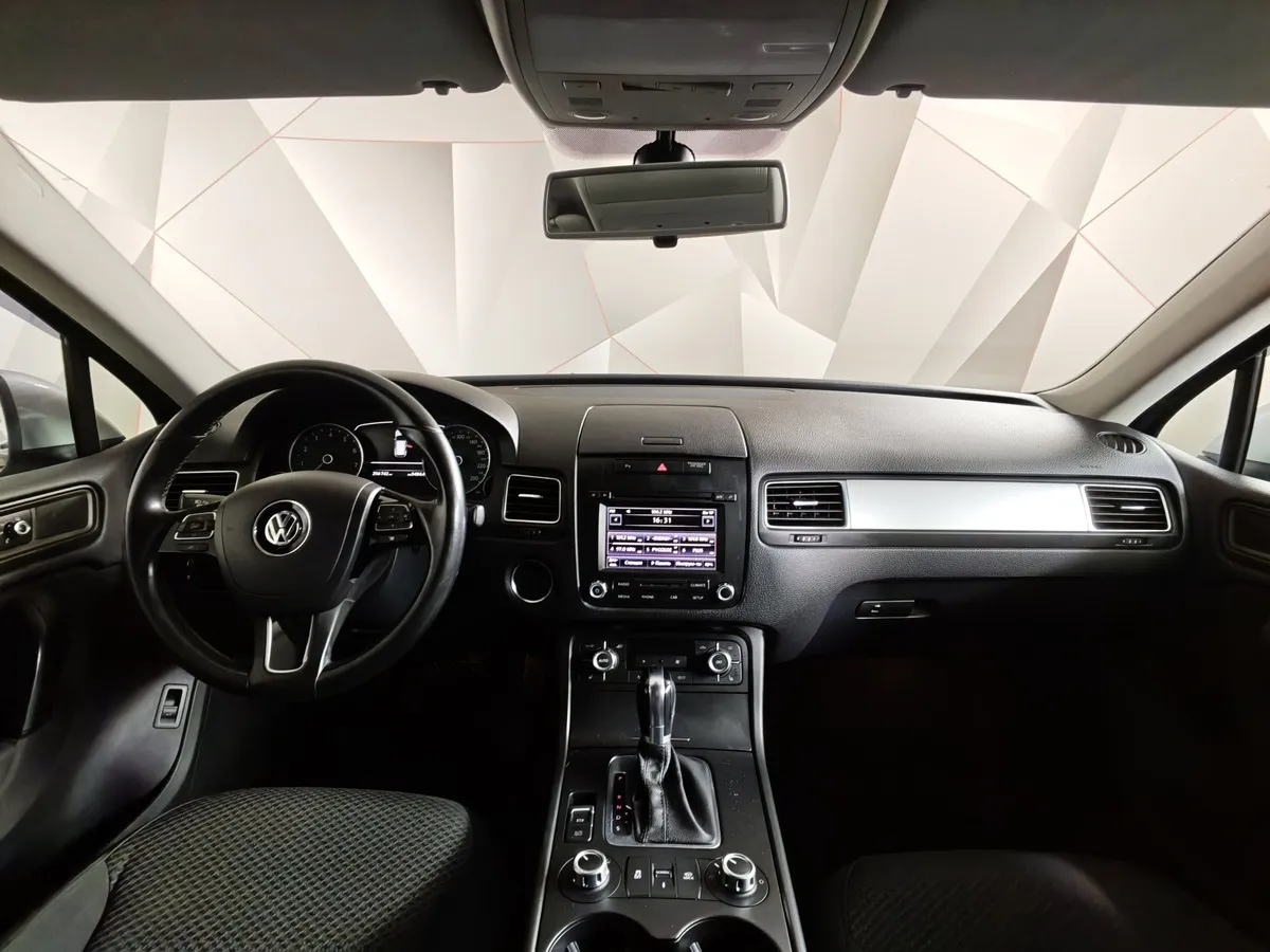 Volkswagen Touareg 3.6 FSI Tiptronic 4Motion (249 л.с.) V6 FSI Серебристый в АВИЛОН. Слайд №14