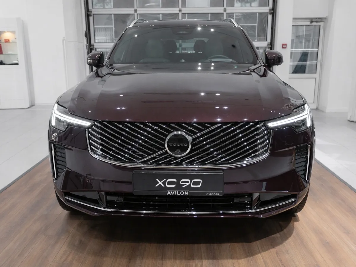 Volvo XC90 2.0 B5 mild hybrid AT AWD (7 мест) (250 л.с.) Ultra Bright Красный в АВИЛОН. Слайд №2