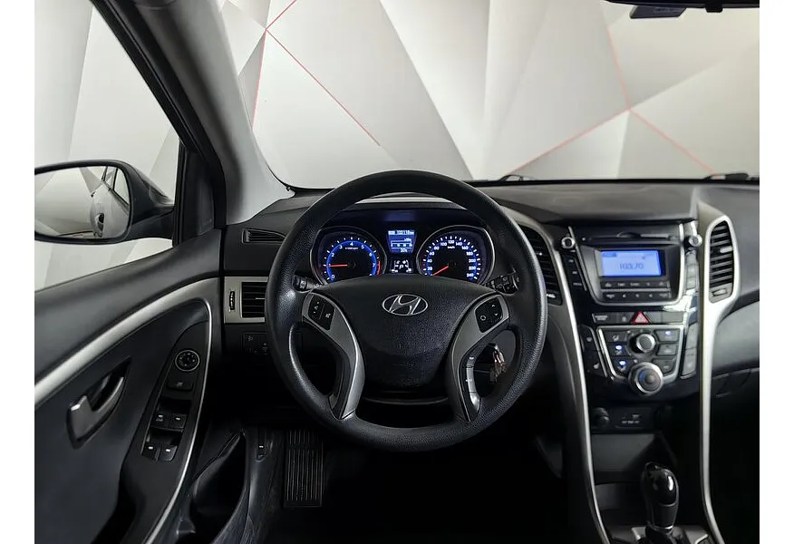 Hyundai i30 1.6 AT (126 л.с.) Черный в АВИЛОН. Слайд №20