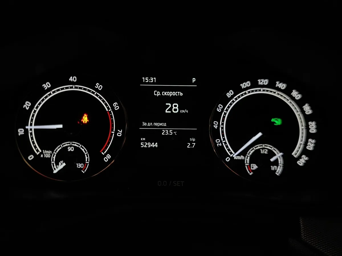 Skoda Rapid 1.6 AT (110 л.с.) Белый в АВИЛОН. Слайд №18