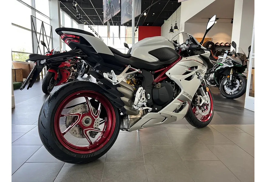 QJMOTOR SRK 921 RR 921 см³ (129 л.с.) (129) 921 Белый в АВИЛОН. Слайд №8