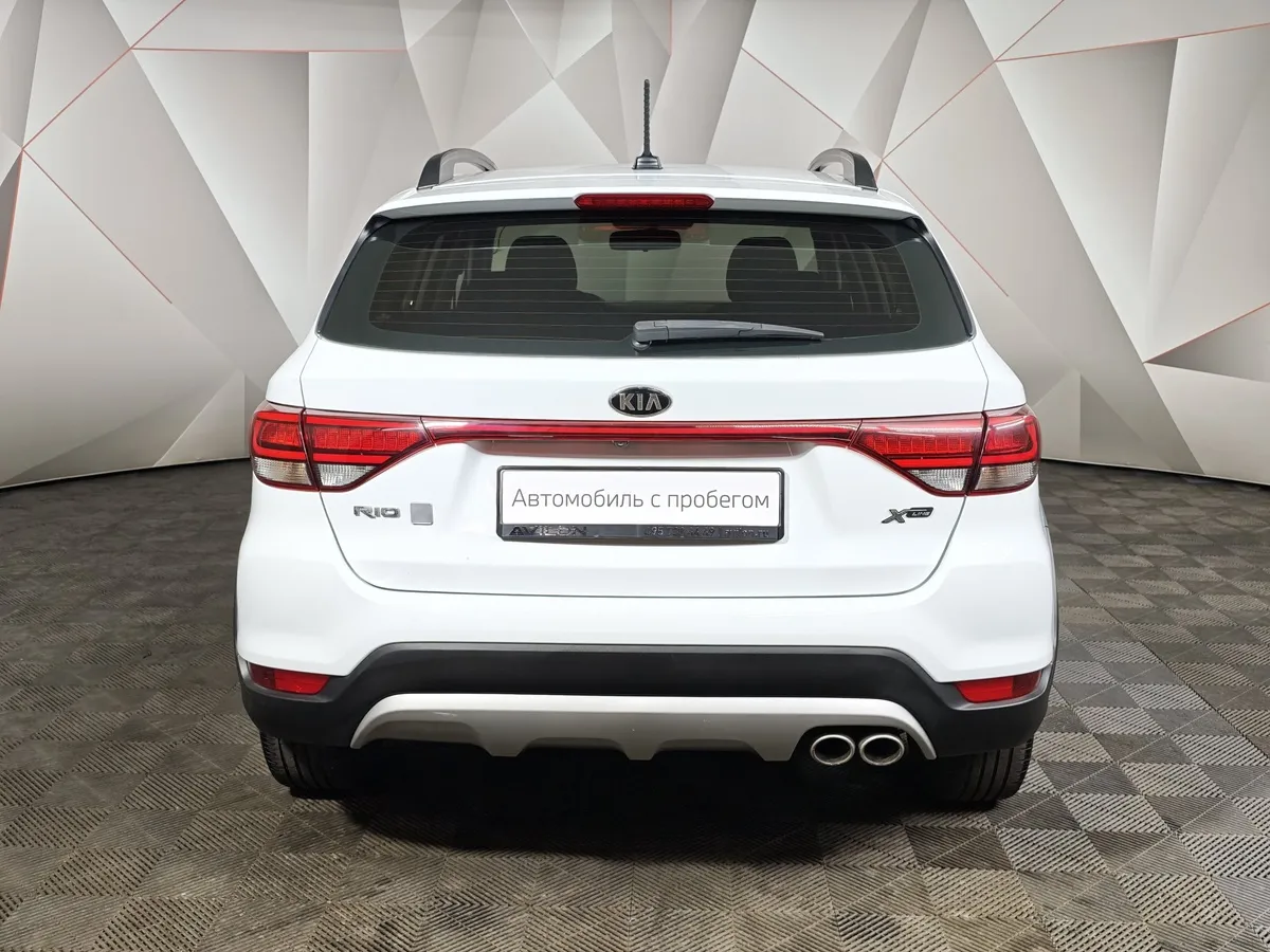 Kia Rio X-Line 1.6 AT (123 л.с.) Luxe Белый в АВИЛОН. Слайд №8