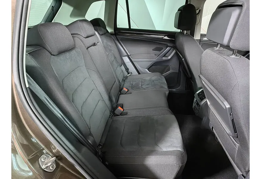 Volkswagen Tiguan 1.4 TSI 4Motion DSG (150 л.с.) Connect Коричневый в АВИЛОН. Слайд №16