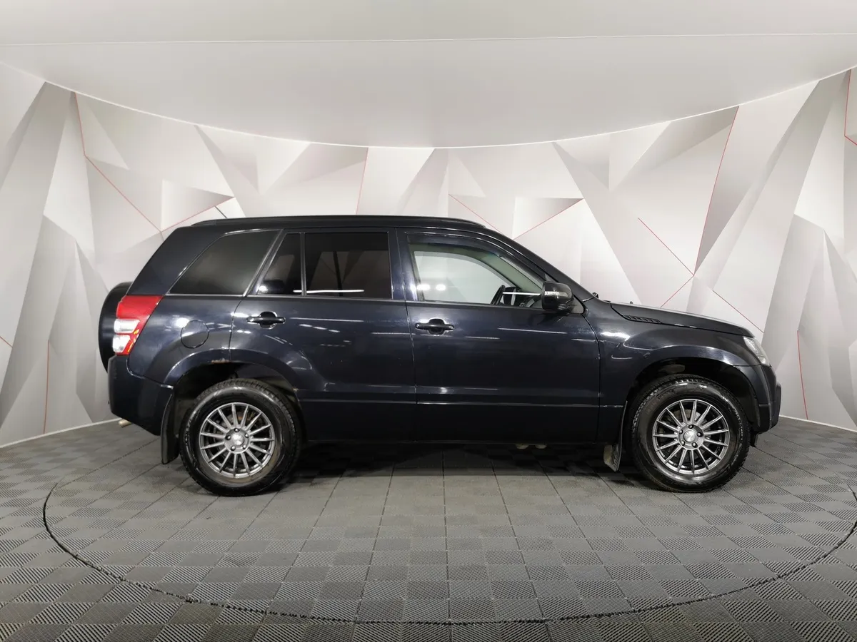 Suzuki Grand Vitara 2.0 AT AWD (140 л.с.) Черный в АВИЛОН. Слайд №6