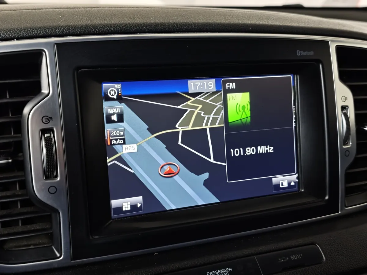 Kia Sportage 2.0 AT (150 л.с.) Серебристый в АВИЛОН. Слайд №22