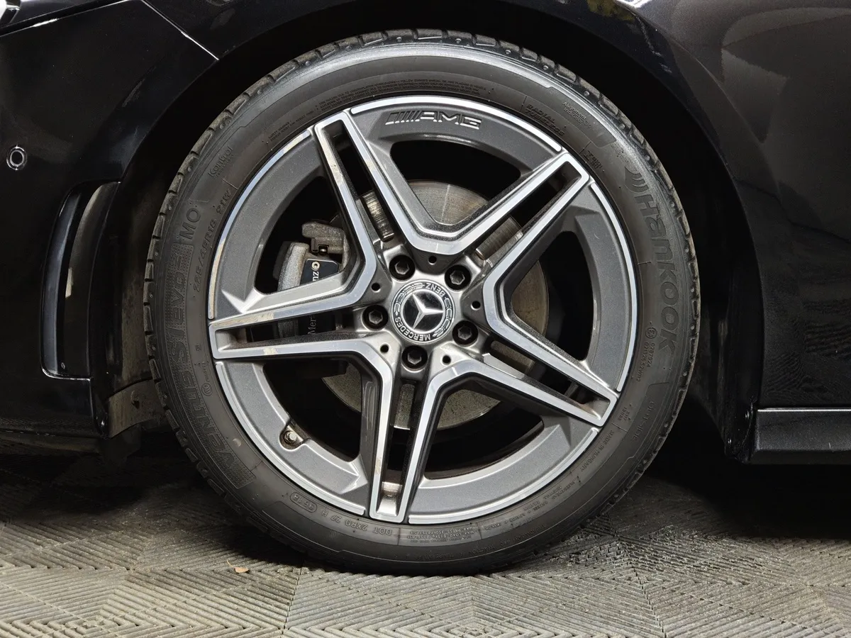 Mercedes-Benz A-Класс A 200 7G-DCT (150 л.с.) Sport Черный в АВИЛОН. Слайд №9
