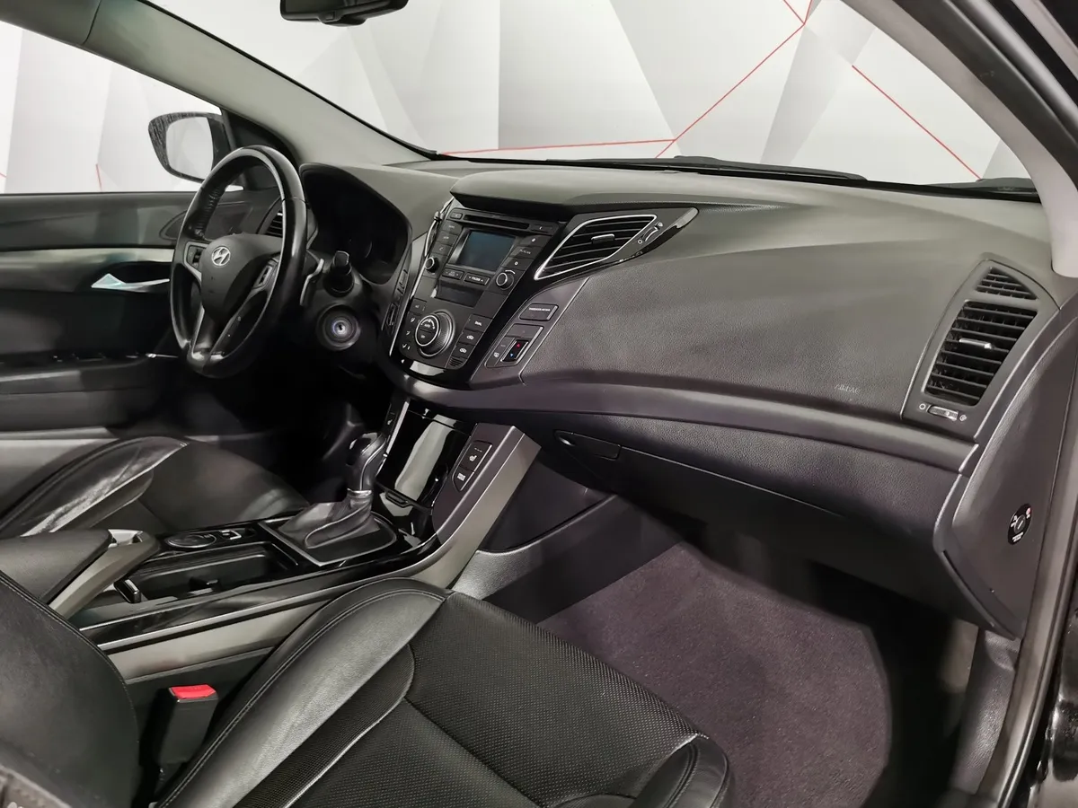 Hyundai i40 2.0 AT (150 л.с.) Business Черный в АВИЛОН. Слайд №12
