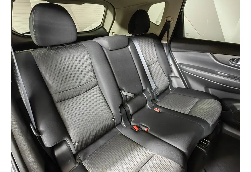 Nissan X-Trail 1.6 dCi MT 4WD (130 л.с.) SE+ Черный в АВИЛОН. Слайд №17