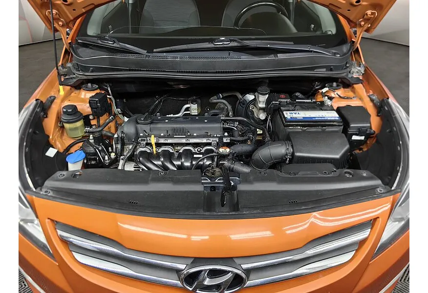 Hyundai Solaris 1.6 AT (123 л.с.) Comfort + Advanced + Winter Оранжевый в АВИЛОН. Слайд №11 Hyundai Solaris 1.6 AT (123 л.с.) Comfort + Advanced + Winter Оранжевый в АВИЛОН. Слайд №11