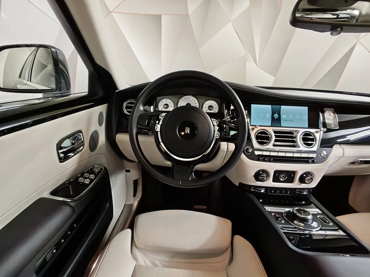 Rolls-Royce Ghost 6.6 AT (570 л.с.) Individual Серый в АВИЛОН. Слайд №20