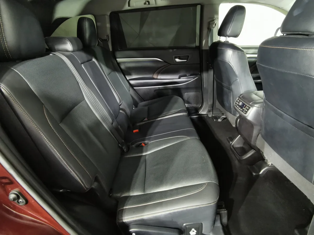 Toyota Highlander 3.5 AT AWD (249 л.с.) Престиж Красный в АВИЛОН. Слайд №15