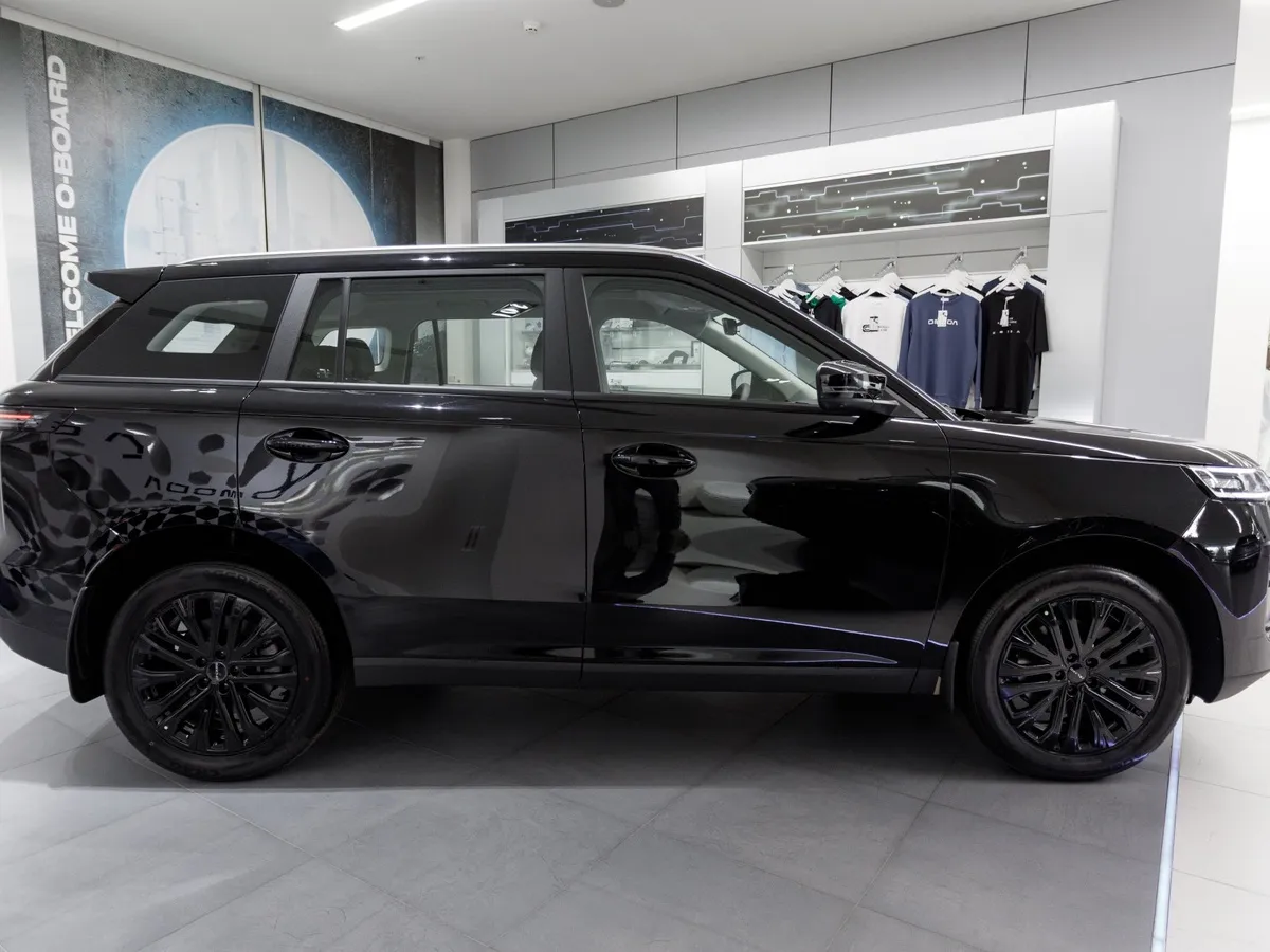 JELAND J6 1.6T DCT 4WD (150 л.с.) Престиж Черный в АВИЛОН. Слайд №3