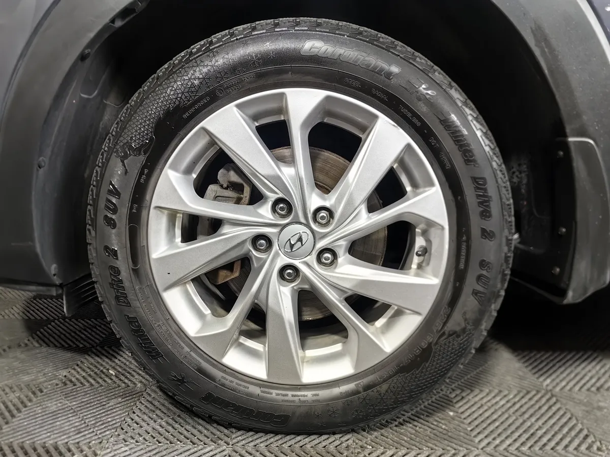 Hyundai Tucson 2.0 (150 л.с.) MPi-6MT-4WD Family Серый в АВИЛОН. Слайд №9