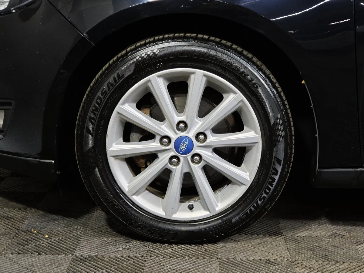 Ford Focus 1.5 EcoBoost AT (150 л.с.) Titanium Черный в АВИЛОН. Слайд №9
