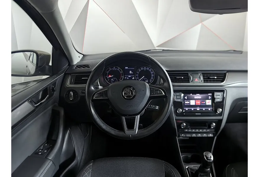 Skoda Rapid 1.6 MT (110 л.с.) Бежевый в АВИЛОН. Слайд №20