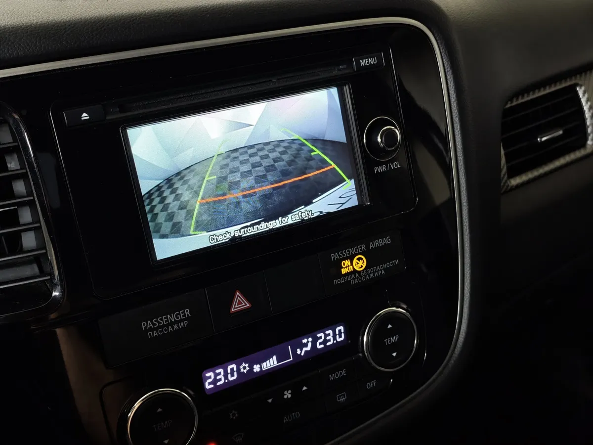 Mitsubishi Outlander 2.0 CVT 4WD (146 л.с.) Белый в АВИЛОН. Слайд №20