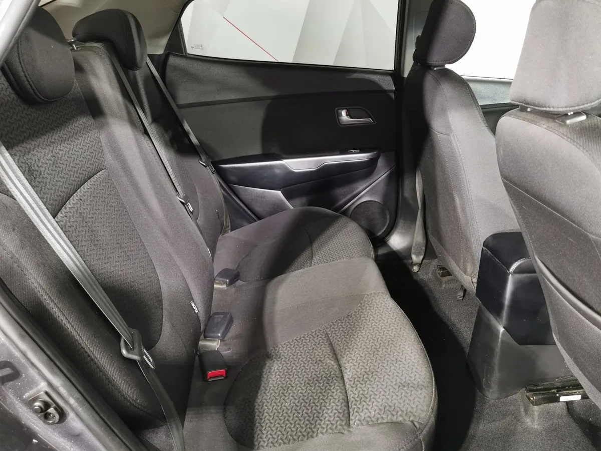 Kia Rio 1.6 AT (123 л.с.) Серый в АВИЛОН. Слайд №15