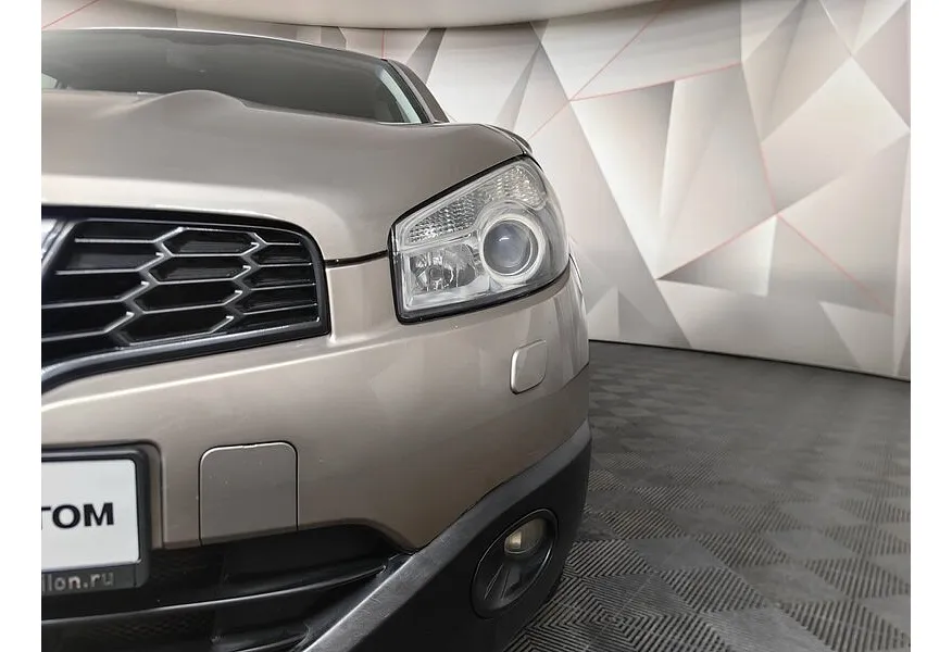 Nissan Qashqai 1.6 CVT FWD (117 л.с.) Коричневый в АВИЛОН. Слайд №10 Nissan Qashqai 1.6 CVT FWD (117 л.с.) Коричневый в АВИЛОН. Слайд №10