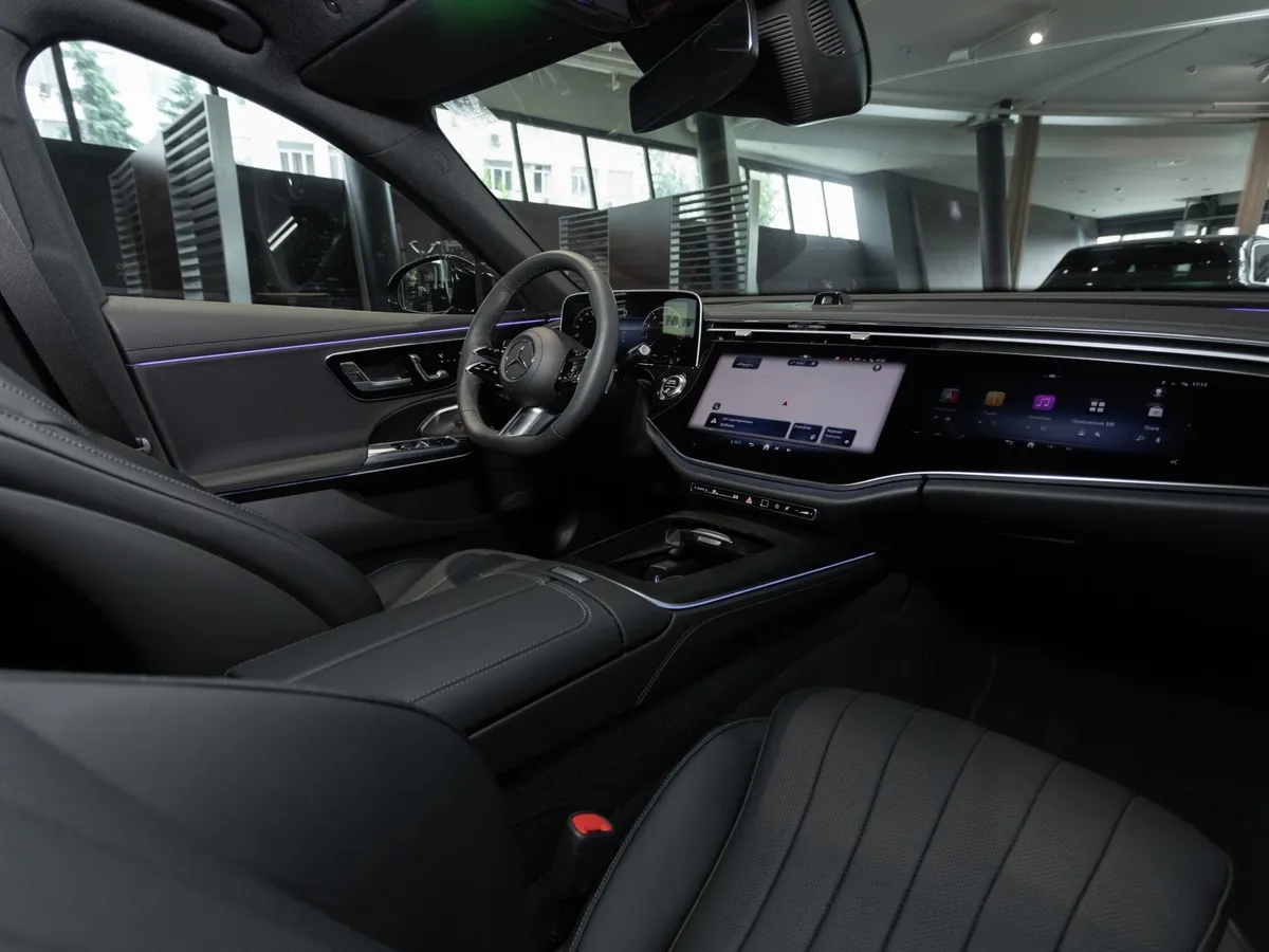 Mercedes-Benz E-Класс E 300 4MATIC (258 л.с.) Черный в АВИЛОН. Слайд №12