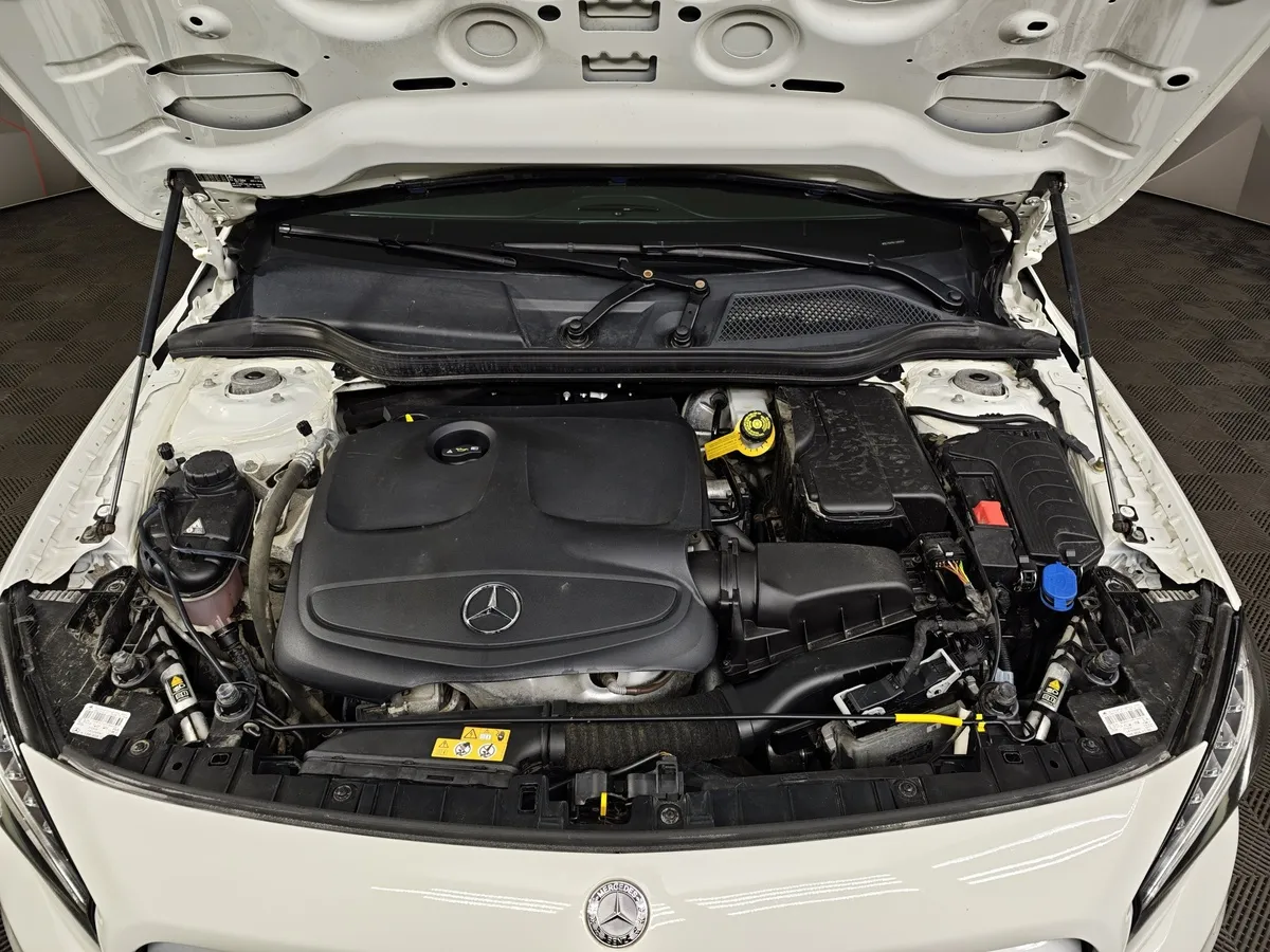 Mercedes-Benz GLA 250 7G-DCT 4MATIC (211 л.с.) Особая серия Белый в АВИЛОН. Слайд №11