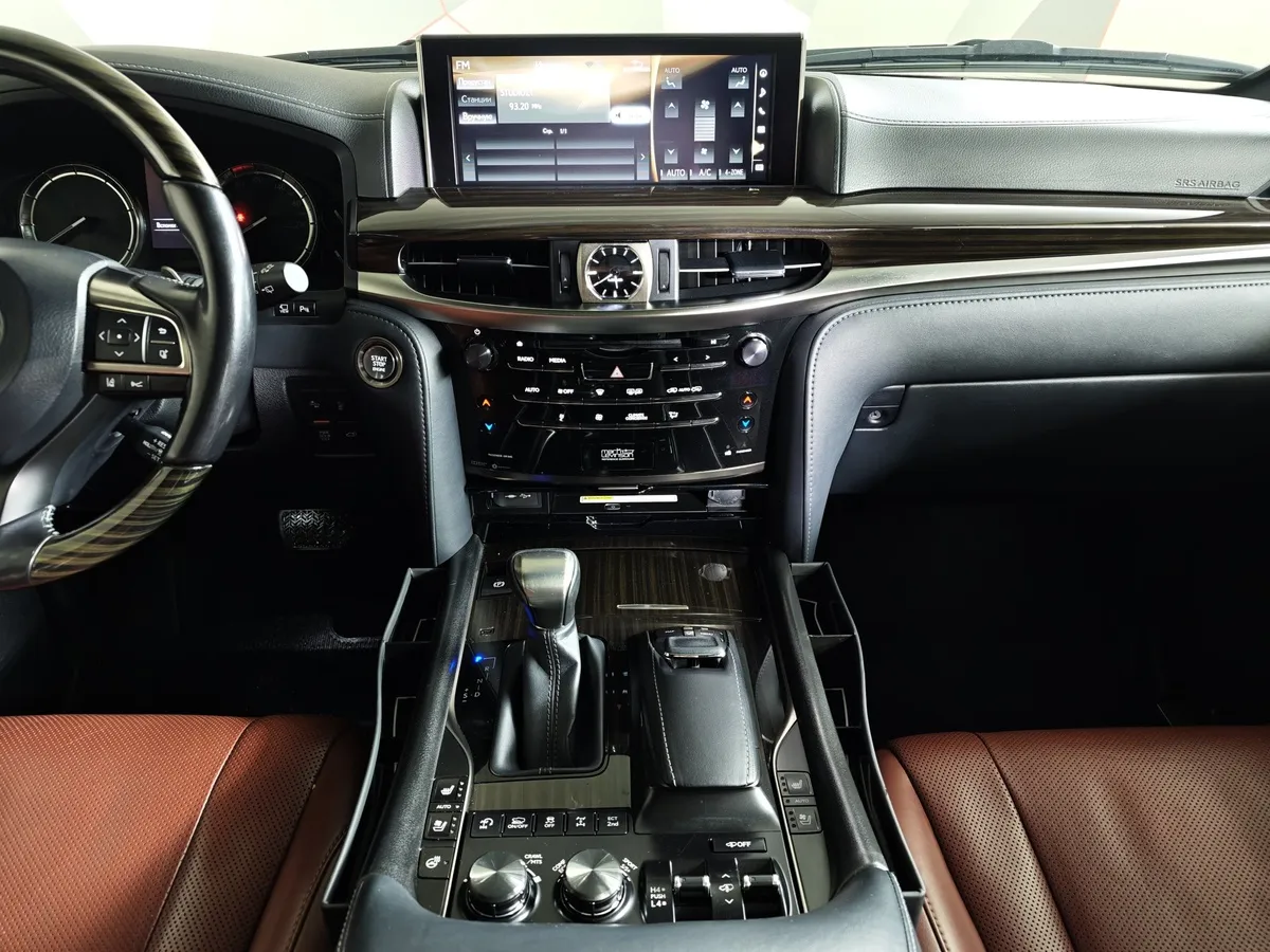 Lexus LX 570 AT (367 л.с.) Черный в АВИЛОН. Слайд №15