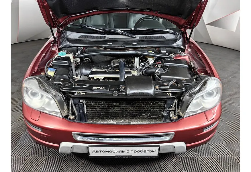 Volvo XC90 2.5 T5 Geartronic AWD (5 мест) (210 л.с.) Красный в АВИЛОН. Слайд №11