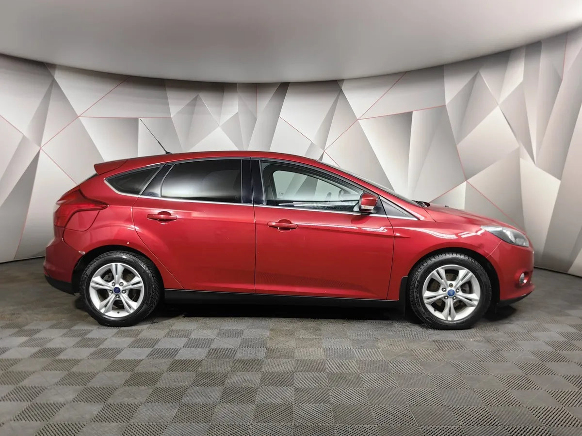 Ford Focus 1.6 PowerShift (125 л.с.) Titanium Красный в АВИЛОН. Слайд №6