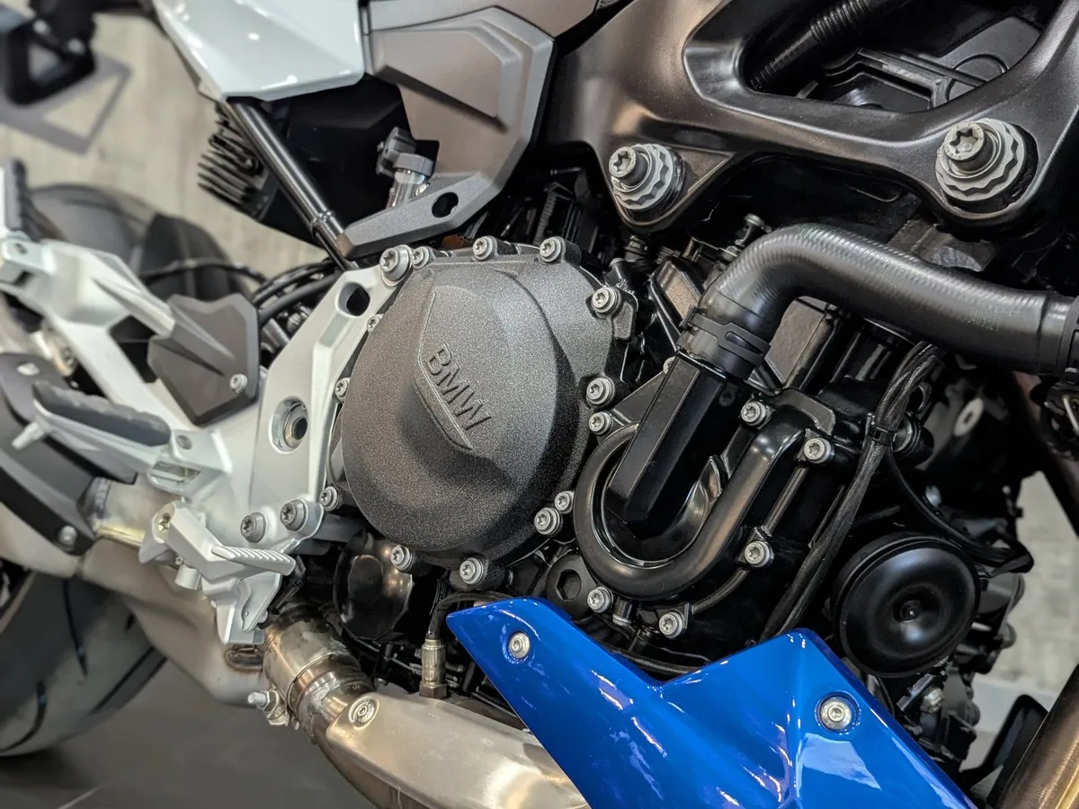 BMW Motorrad F 900 R F 900 R 895 см³ 895 Белый в АВИЛОН. Слайд №6