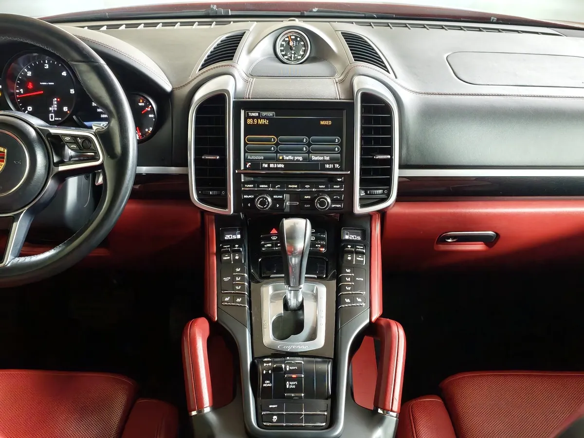 Porsche Cayenne Diesel 3.0 Tiptronic AWD (245 л.с.) Красный в АВИЛОН. Слайд №15