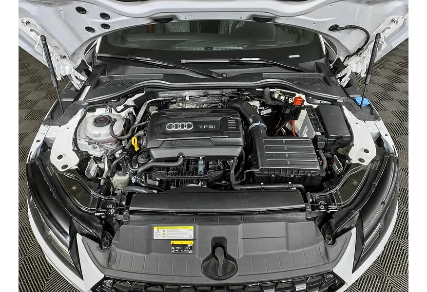 Audi TT 2.0 TFSI S tronic quattro (245 л.с.) Белый в АВИЛОН. Слайд №11