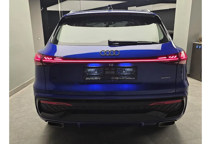 Audi Q5 2.0 TFSI S tronic quattro (272 л.с.) Синий в АВИЛОН. Слайд №4 Audi Q5 2.0 TFSI S tronic quattro (272 л.с.) Синий в АВИЛОН. Слайд №4