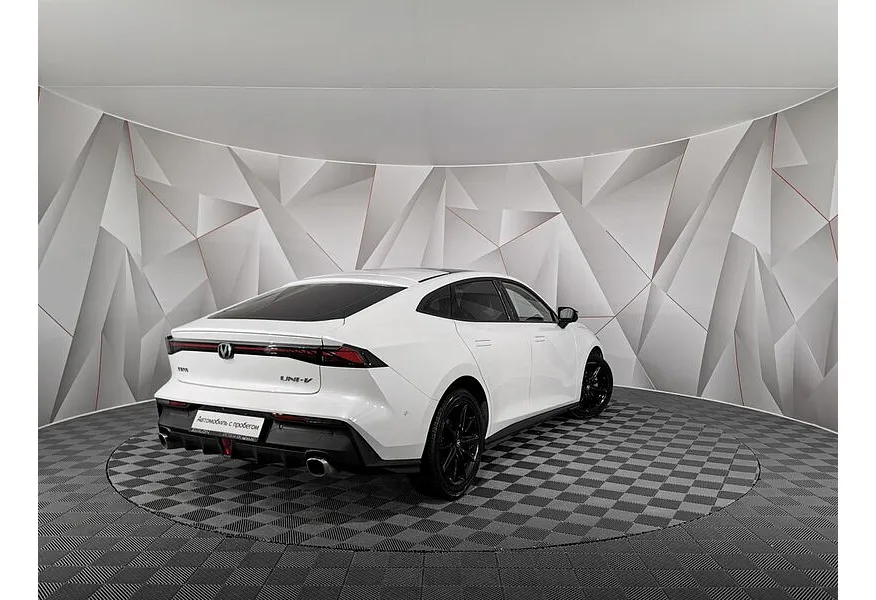 Changan UNI-V 1.5 AMT (181 л.с.) LX Белый в АВИЛОН. Слайд №2