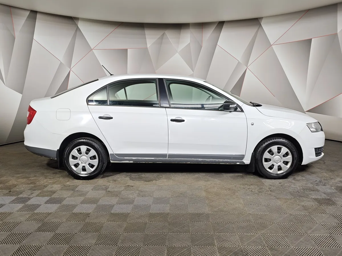 Skoda Rapid 1.6 MT (90 л.с.) Белый в АВИЛОН. Слайд №6